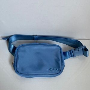 NWOT Nadya Nylon Bum Bag